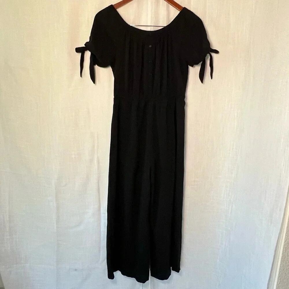 Doe & Rae Bow Sleeves Back Button Up Romper - Picture 4 of 6